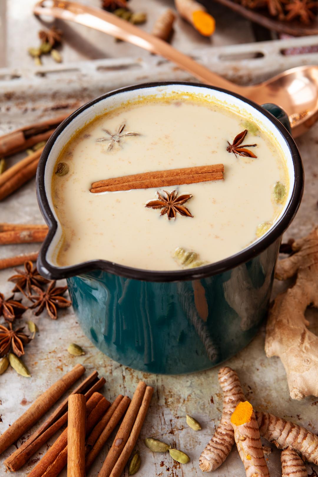 Saffaron Masala Chai Sample & Dirty Chai Sample with Tea Bag